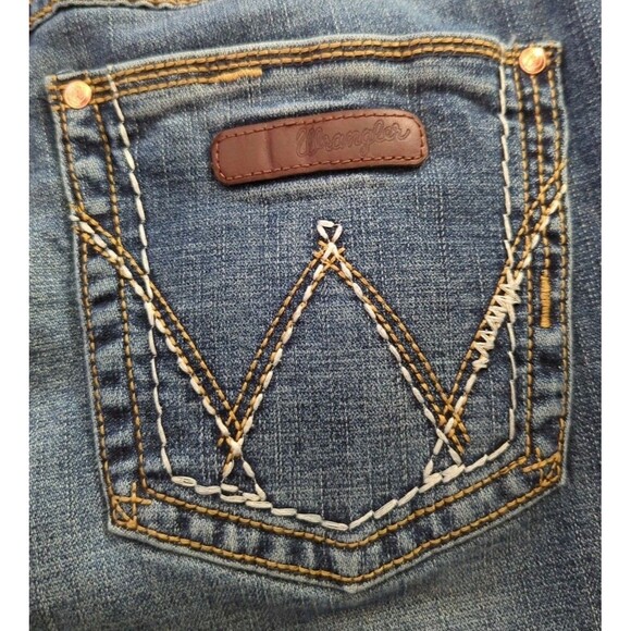 Wrangler Blue Jeans Women's 15x32 Mae Retro Boot Cut Denim Western Cowboy EUC - Picture 9 of 9